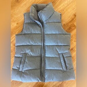 Gray puffer Old Navy vest.
